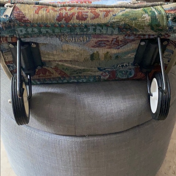 Carpet Bag Cart on Wheels - Picture 8 of 13